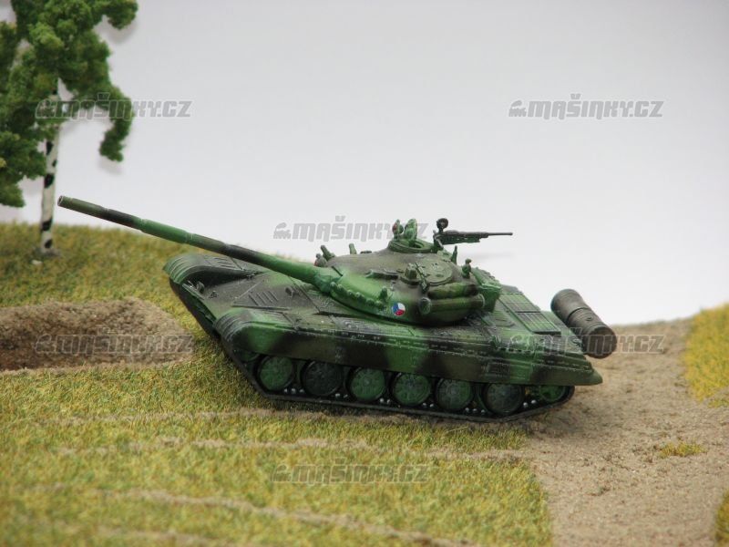 H0 - T-72M1 tank #1