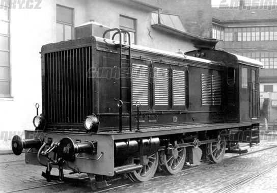 H0 - Dieselov lokomotiva T334.001 - SD (analog) #1